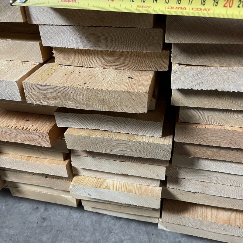 Bretter sägerau, Schnittholz aus Sibirische Lärche, U/S (I-III), KD, 32 x 125 mm