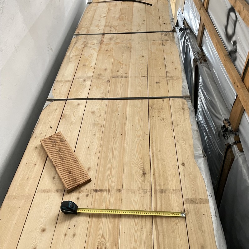 Bretter sägerau, Schnittholz aus Sibirische Lärche, U/S (I-III), KD, 32 x 150 mm